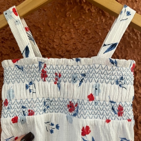 Baby Girl Carter’s Romper Floral Pattern Size- 6 months - Picture 3 of 4